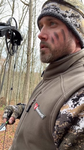 Saskatoon graphene sherpa windproof vest, Torrington fleece jacket, Bruggen Heat Boost beanie, Ames fingerless gloves | Huntworth