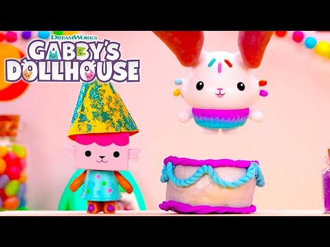 Make a Cake For Baby Box's Birthday Bash! | GABBY'S DOLLHOUSE TOY PLAY ADVENTURES
