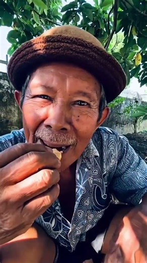 orange peel in flowers #viral #freshentertainment #funny #shortvideo #people'sentertainment #ente...