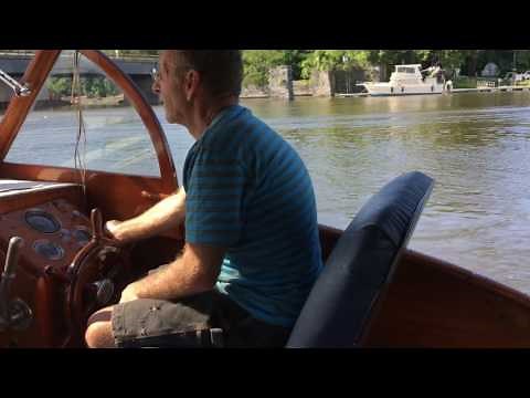 Chris-Craft Cabin Cruiser - Test Run