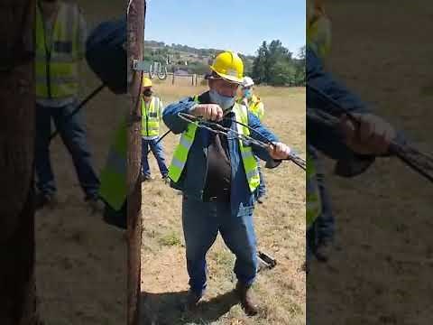 Fitting a dead end -Termination on the Aerial fibre cable