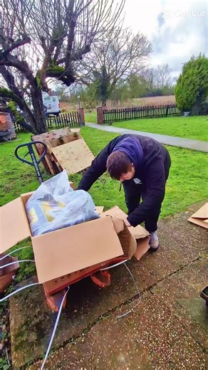 A short video of us unpackaging a champion generator, as with all the equipment we sell its always unboxed by us and checked to makesure there is no damage or parts missing. #CapCut #generator #power #champion #weldinglife