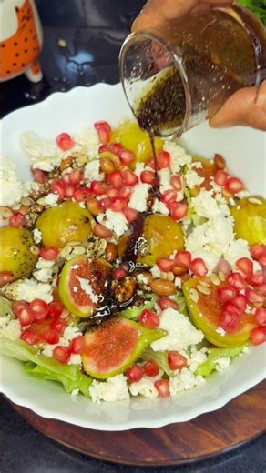 Healthy Summer Salad with Figs & Feta #youtubeshorts #ytshorts #simplefoodbyrani