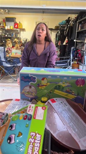 Y’all asked me how do I not get overwhelmed baby who said I don’t because I definitely do😭😭 a very realistic morning 😂❤️ #momsoftiktok #realisticmomlife #sahmtok #christmas #momtok #vlogmas #morningroutine #momlife