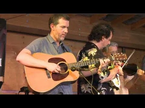 Bryan Sutton & crew plays "Shenandoah Valley Breakdown"