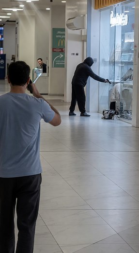 Atraco violento a joyería en Centro Comercial Madrid Sur, Vallecas