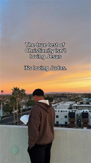 We all have our Judas moments 👇 Some may never change, but it’s on us to hate the sin, not the sinner, and do the best we can to be the light in the darkness. Follow @caleb.dmt for more !! #christian #jesus #faithoverfear #christianmotivation #selfimprovement