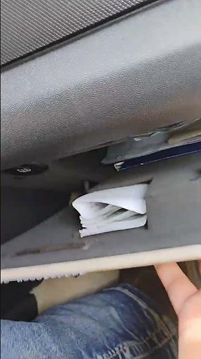 TRACTION CONTROL BUTTON LOCATION 2003 CADILLAC CTS