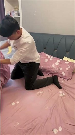 Dad uses baby as pillow, unreliable caregiver #funny #dadlifematters #baby