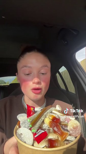 Delicious Cola Candy Bowl Recipe for Cola Lovers