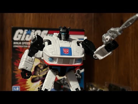 FIRST TRANSFORMERS REVIEW!! JAZZ unboxing and review.