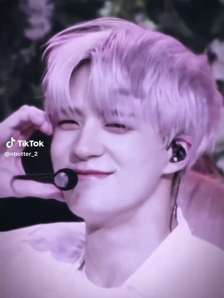 Jeno NCT: Blonde Hair, White Suit & Charming Moments