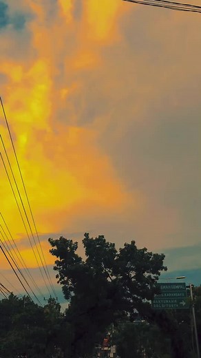 Stunning Airplane Sunset: A Time-Lapse Journey