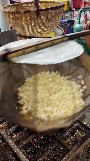 Process of making popcorn by frying corn