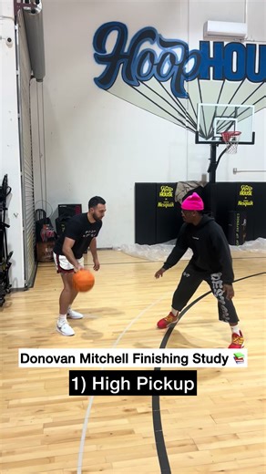 R2bball (@r2bball)’s videos with original sound - R2bball