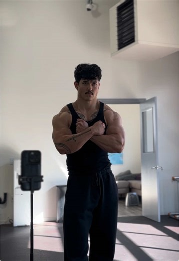 this and a blunt low effort posting #Fitness #strength #powerlifting #bodybuilder #bodybuilding #GymTok #motivation #physique #fyp #foryoupage #GymLife