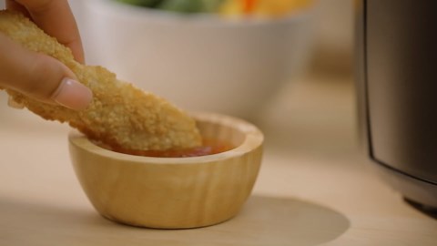 bella 2 qt Manual Air Fryer Oven and 5-in-1 Multicooker with Removable Nonstick and Dishwasher Safe Crisping Tray and Basket, 1200 Watt Heating System, Matte Black