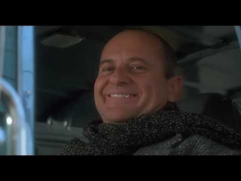 Home Alone Kevin runs into the wet bandits scene