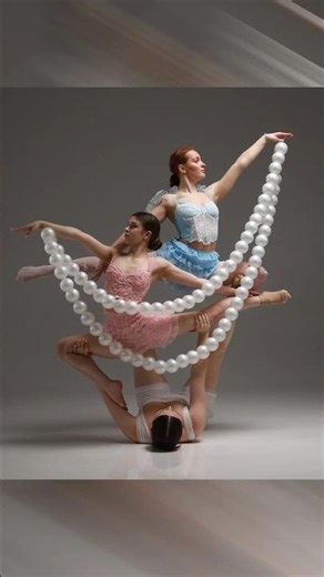 🇺🇦 Model poses for photoshoot📸 Acrobatics Svetlana, Elizabeth and Anna.