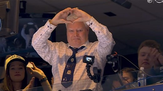 Joe Bowen calls his final Leafs home game as fans and players honour his legacy