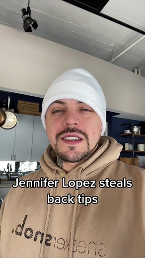 #stitch with @mammamauro #JenniferLopez steals back tips from casino dealers and wait staff. #serverlife #serviceindustry #serverproblems #servertiktok #casinotiktok #gambling #waiters #waiter #jlo #benaffleck #marcanthony #content #reels #tiktok #tiktokreels #viral #lesson #message #money #foryou #foryourpage #fyp