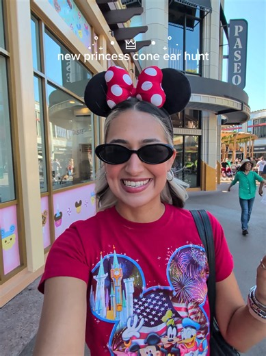 love an ear hunt 😽 #disneyland#disneyears#minnieears#disneyshopping#disneymerchhunt @Disney @Disney Parks @Disney Style @Disney Store
