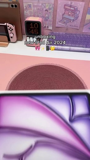 Unboxing the New iPad Air (4th Generation) in Pastel Room