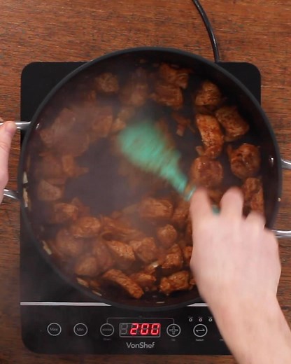 6.5K views · 39 reactions |   This is a tasty, easy, traditional Hungarian recipe for pork goulash which the whole family will love and it's only 292 calories per portion! https://www.foodforfitness.co.uk/recipes/hungarian-pork-goulash | Scott Baptie | Facebook