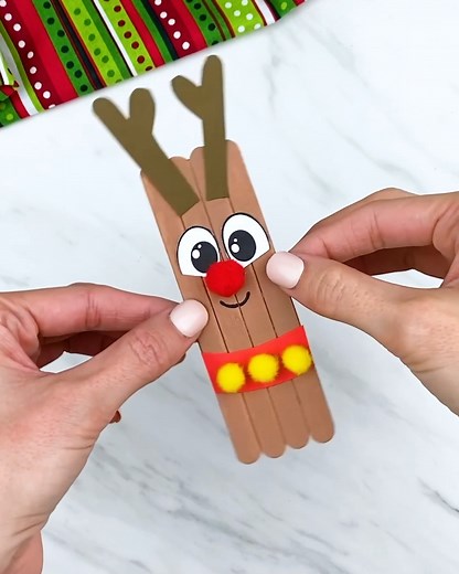 335K views · 2K reactions | Make holiday crafting magical with this reindeer popsicle stick craft! 歷✨ Kids will love turning simple sticks into festive reindeer, perfect for decorations or holiday gifts. Follow Simple Everyday Mom for more fun ideas! #KidsActivities #ideasforkids #kidscrafts #christmascraftsforkids | Simple Everyday Mom | Facebook