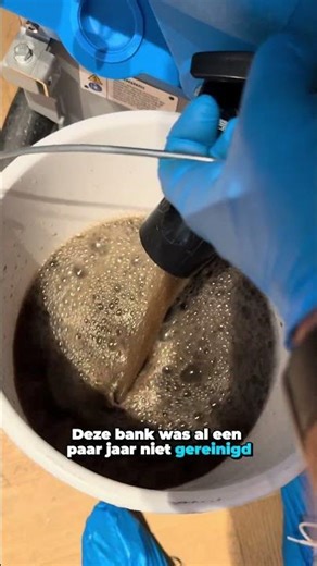 Bankstel reinigen op locatie | Meubelreiniging | Koen de Poetskampioen