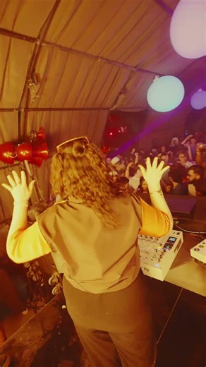 MELT - NofSlinger Holding it Down