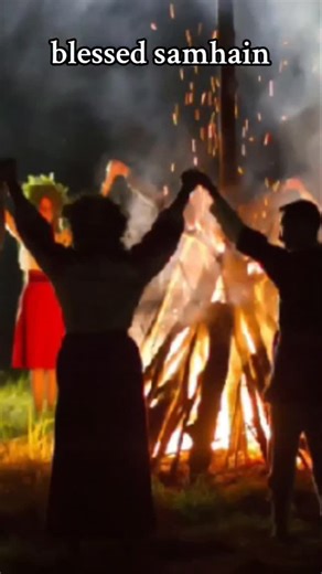 ella 🐝 on Instagram: "blessed samhain to all! 🎃🍀🕷️ samhaim is the irish origin of all hallow's eve, a time to celebrate the harvest & the ancestors. traditionally, people would carve turnips, give offerings & commune around the fire. because the veil between worlds is thin on samhaim, they would dress up in masks & costumes to confuse malicious spirits. the origins of all hallow's eve have a huge emphasis on ancestral honor. this october 31st, set out an altar for