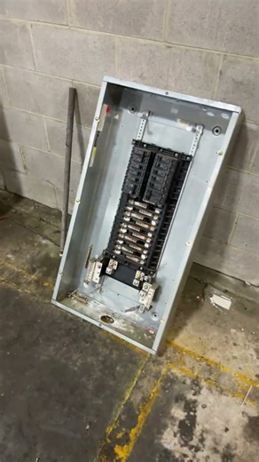 Panel Box Replacement #electrician #industrialelectrician #electrical #electricity