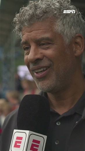Frank Rijkaard heeft veel vertrouwen in bondscoach Xavi Hernández 🦁