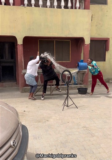 Hilarious Pranks Compilation: OYA SHAKE BODY