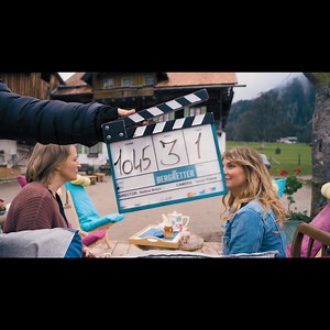 Ihr Lieben, wir versüßen Euch den grauen Tag mit unseren heiß geliebten OUTTAKES!!! #DieBergretter #outtakes #dieneuenfolgen #spassmusssein #derbergruft Sebastian Ströbel Luise Bähr Markus Brandl Stefanie von Poser - offizielle Seite | Die Bergretter