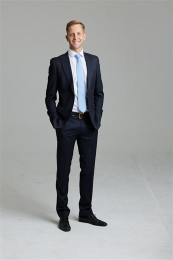 Applications for the Jean Murray Jones Scholarship will soon open for 2026! The scholarship provides financial support to a Western Australia-based FRANZCOG Advanced Trainee or Fellow to undertake training or professional development outside WA in the field of women’s health, to provide experience which is not readily available in the state. RANZCOG sat down with Dr Sebastian Leathersich, recipient of the JMJ Scholarship in 2024, to discuss his experience undertaking a two-year clinical research