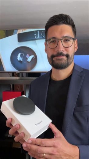 Mit Signia TV Sound streamst du den Ton direkt in deine Hörgeräte – glasklar, ganz einfach, ganz ohne Umwege. Wie leicht das geht, zeigen wir dir im Video.📺 #Signia #BeBrilllant #TVSound #hören #Hörgeräte #Hörakustik #streaming | Signia Hearing