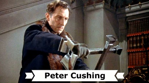 Heute ist der 28. Todestag des britischen Schauspielers † Peter Cushing (eigentlich Peter Wilton Cushing). Geboren am 26. Mai 1913 in Kenley, London und gestorben am 11. August 1994 in Canterbury, Kent. Niemand machte Graf Dracula das Leben schwerer, als der Schauspieler Peter Cushing 1958 in der Rolle von Dr. Van Helsing, in einem der meistgeliebten Klassiker der Hammerstudios. Überhaupt spielte der Schauspieler bedeutende Rollen – etwa Dr. Frankenstein in "Frankensteins Fluch", oder Sherlock H