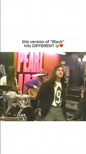 Pearl Jam Performs “Black” Acoustic in Record Store 🎸💔