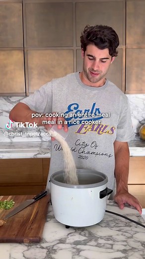 Delicious Rice Cooker Chicken and Rice Recipe