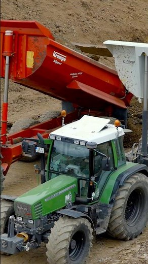 Hoch mit der Erdmulde! Fendt Favorit 824 Fendt Favorit 515C Krampe Hlafpipe #fendt #shorts #tractor