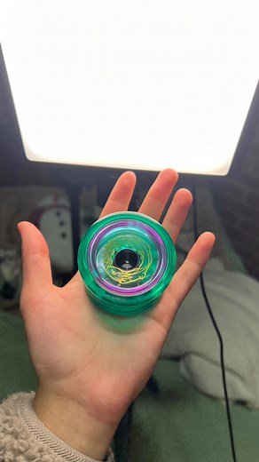 New challenge trying hard tricks with plastic axolotl 🤠 I challenge you to try @diego_yoy0 @one_yoyo_equipment • • • #mxthrowers #yoyofactory #cdmx #yoyo #reels #trickcircle #axolotl | bettygallegos_yyf