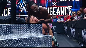 【WWE】埃文斯大战EGO，纯纯互相伤害！_哔哩哔哩_bilibili