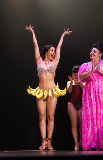 The Viva Las Vegas World Famous Burlesque Showcase returned to the Orleans showroom stage presenting the Legend Era and it was magical ✨Who was there ? 🎥 @glitzentertainmentla📸 @chasethepicture #vivalasvegas #vintage #vintagecars #bands #music #burlesque #burlesquecompetition #burlesquebingo #poolparty #music #pinup #carshow #fashionshow #recordhop #dancing #swingdancing #rockabilly #vlv28 #vlv | Viva Las Vegas Rockabilly Weekend