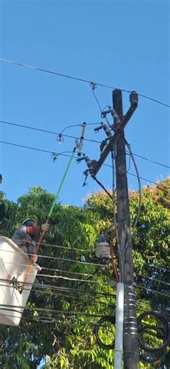 Conoces la herramienta Loadbuster?#electricidadresidencial ##linieros #electricidadindustrial