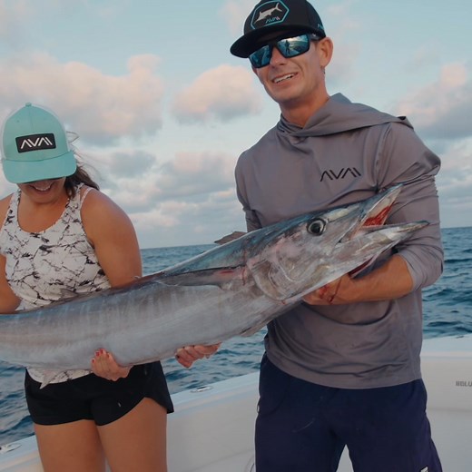 Giant wahoo on the kite! | Landshark Outdoors
