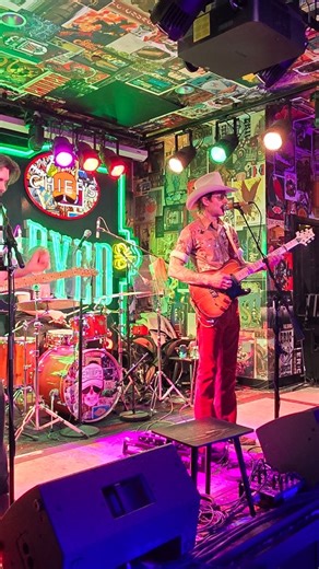 Hello from Music City 🎶 The 2026 Cattle Industry Convention and National Cattlemen's Beef Association Trade Show gets underway tomorrow 🤠 We are proud to partner once again with Nebraska Cattlemen to bring you convention coverage all week long! We fly with Lincoln Airport for fast and easy service ✈️ #CattleCon26 #agriculture #ranch | Rural Radio Network