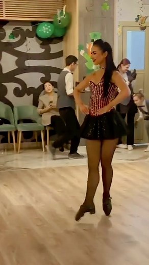 When your dancing is literally en pointe 👌 #lrishdanceshoes #blockworkfreestyle #dancebeat2023 #irishdancevibes #irishdancing #femaleperformer #irelandtiktok
