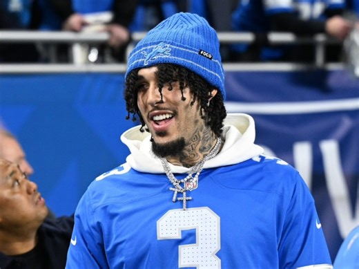 二球LiAngelo Ball在雄狮与指挥官的赛前演唱Tweaker